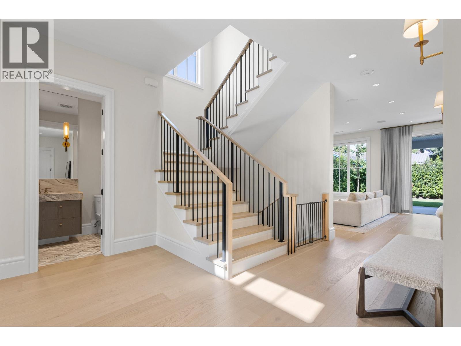1115 Cottonwood Avenue, Coquitlam, British Columbia  V3J 2T4 - Photo 2 - R3058854
