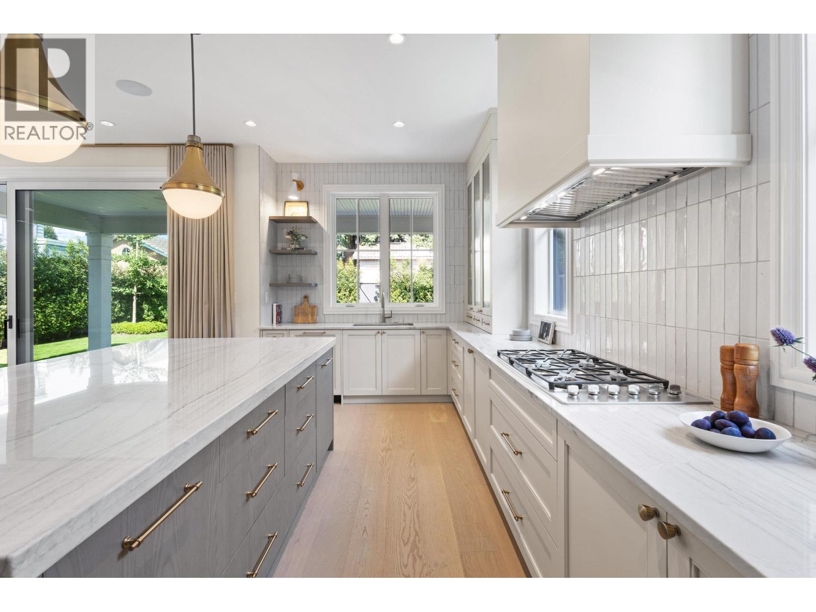 1115 Cottonwood Avenue, Coquitlam, British Columbia  V3J 2T4 - Photo 8 - R3058854