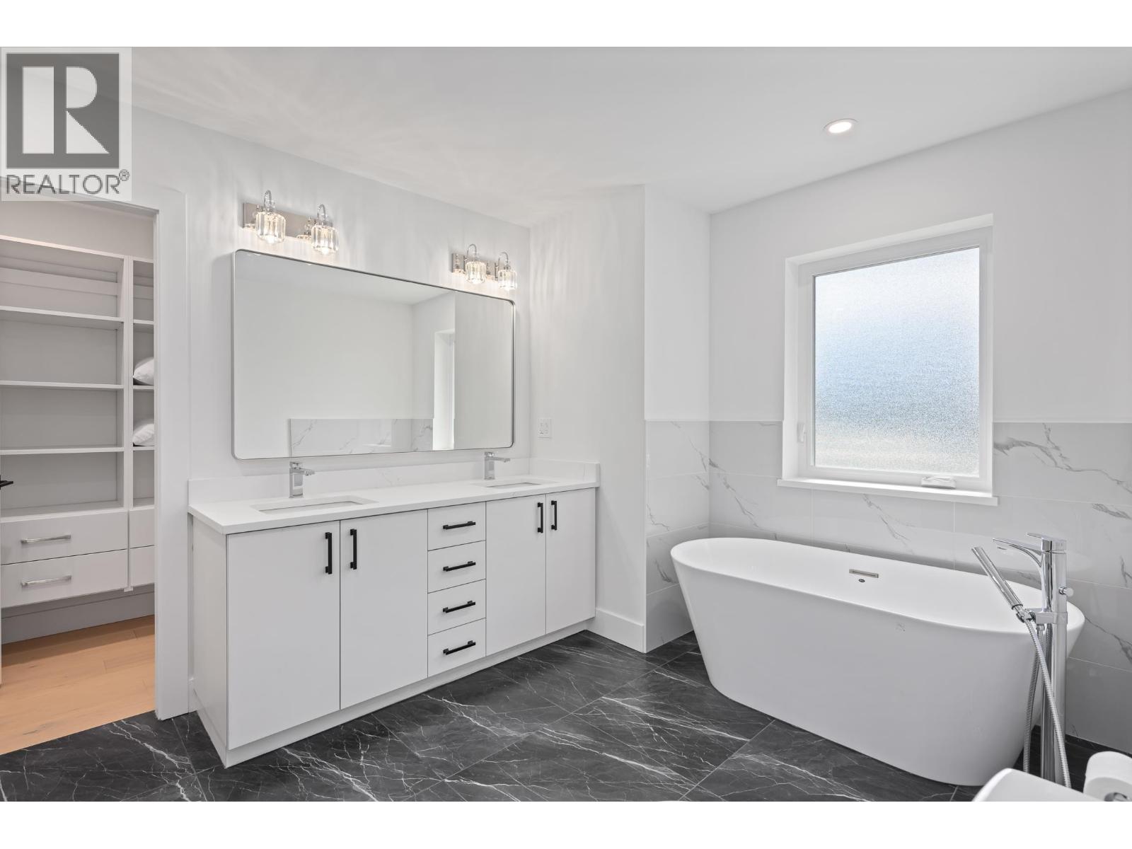 37 3385 Mamquam Road, Squamish, British Columbia  V8B 0E3 - Photo 4 - R3058871