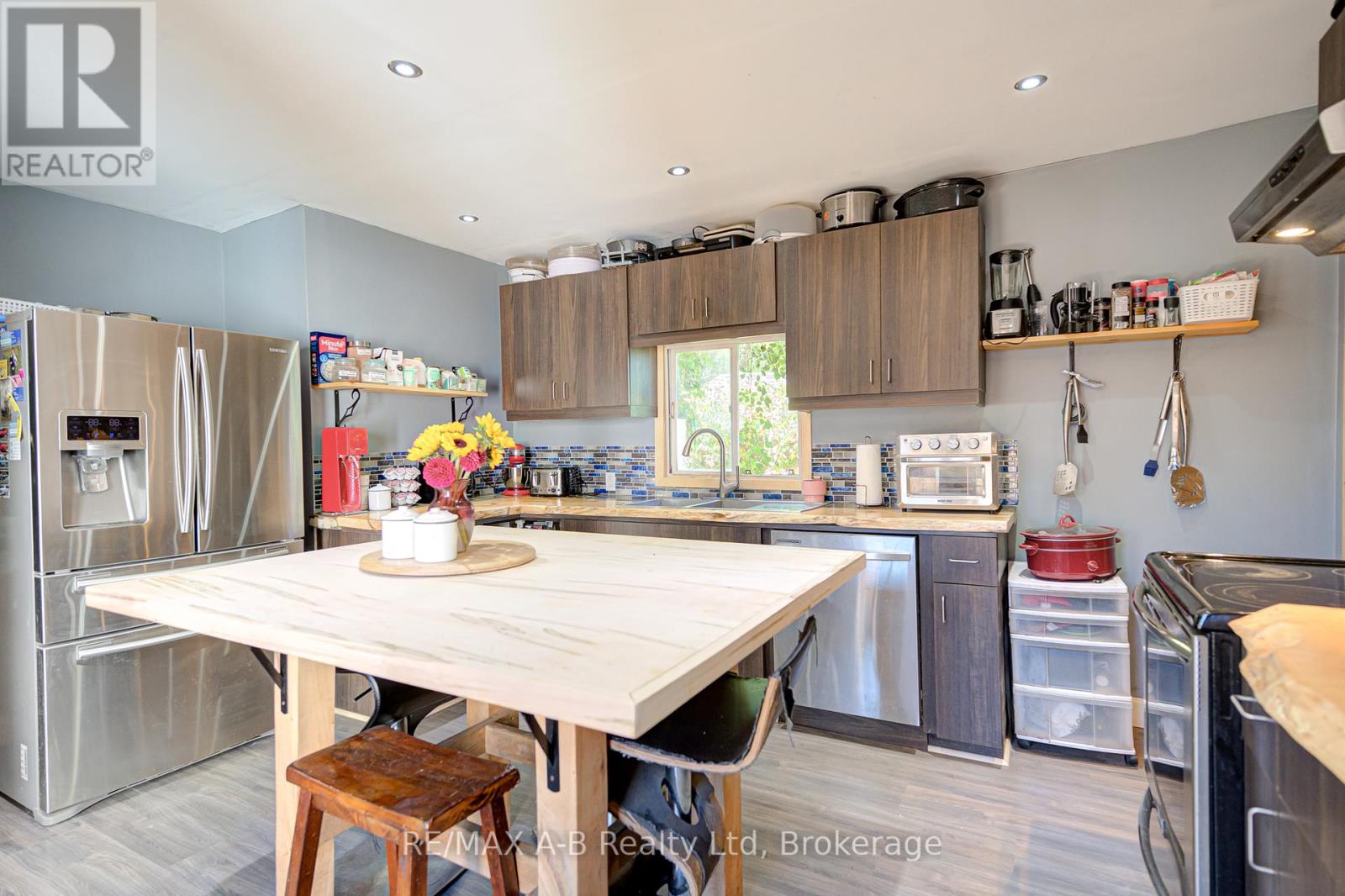 27 Brant Street, Stratford, Ontario  N5A 3X1 - Photo 14 - X12436157