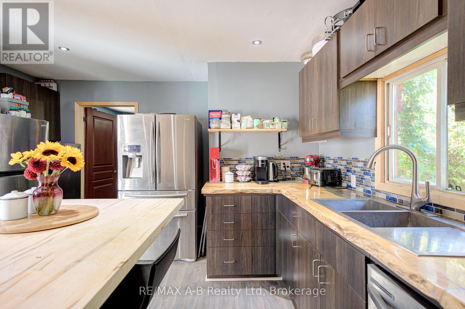 27 Brant Street, Stratford, Ontario  N5A 3X1 - Photo 16 - X12436157