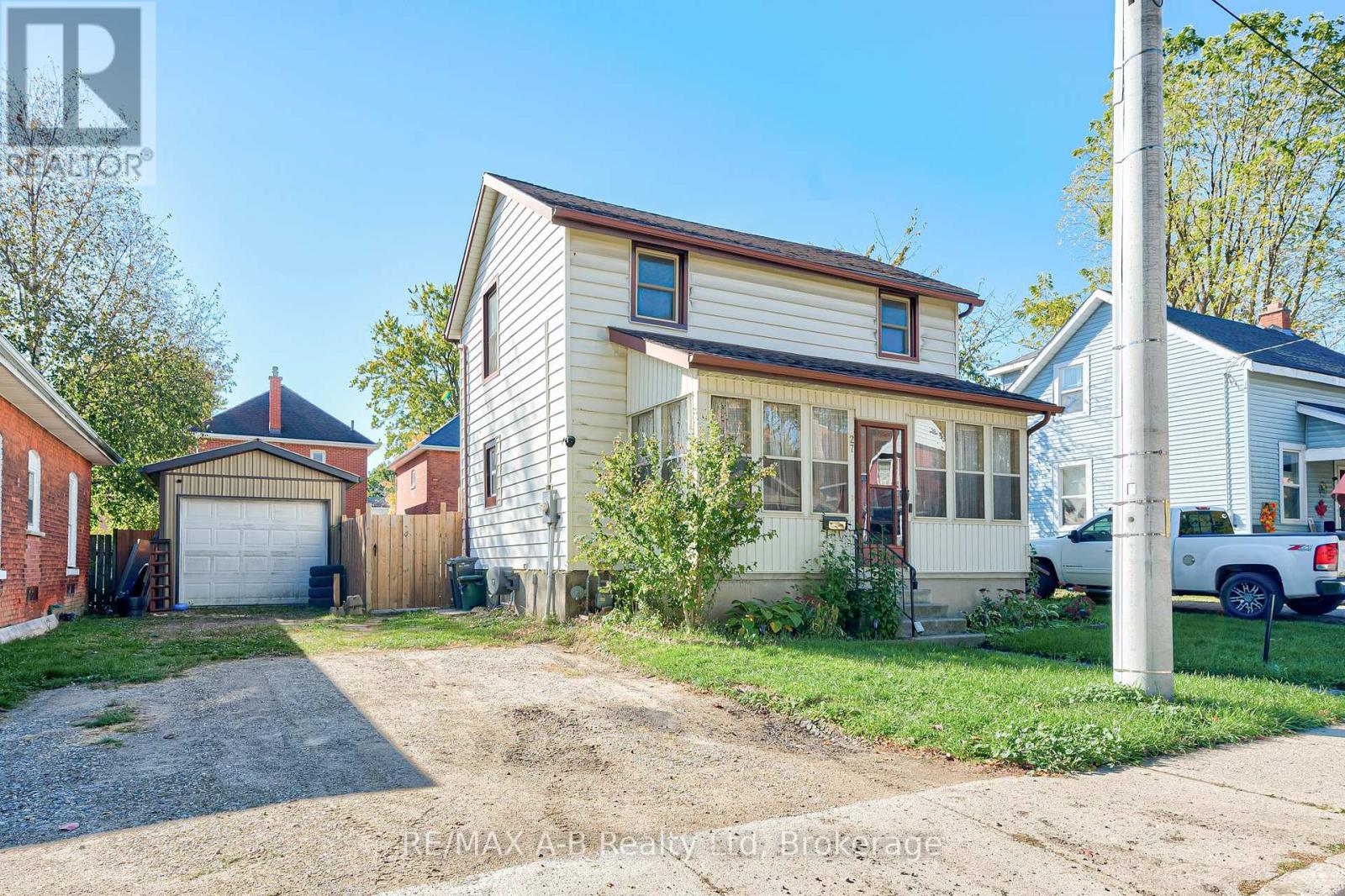 27 Brant Street, Stratford, Ontario  N5A 3X1 - Photo 2 - X12436157