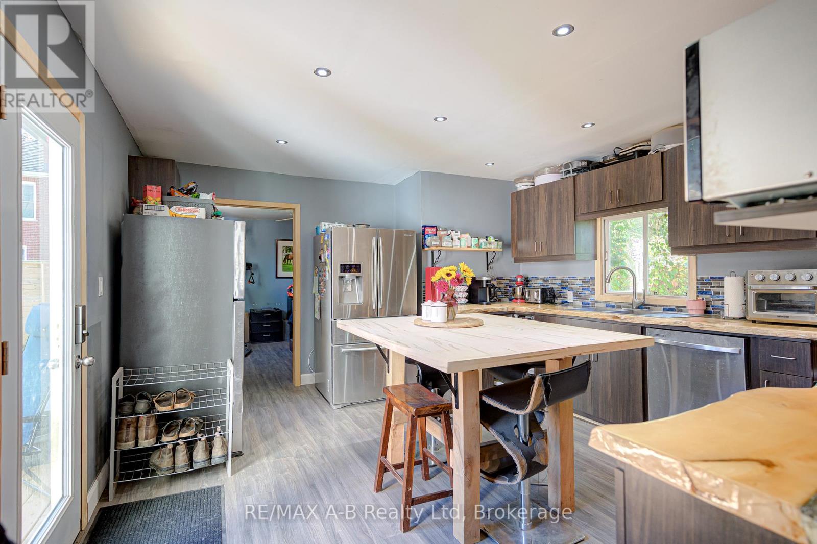 27 Brant Street, Stratford, Ontario  N5A 3X1 - Photo 17 - X12436157