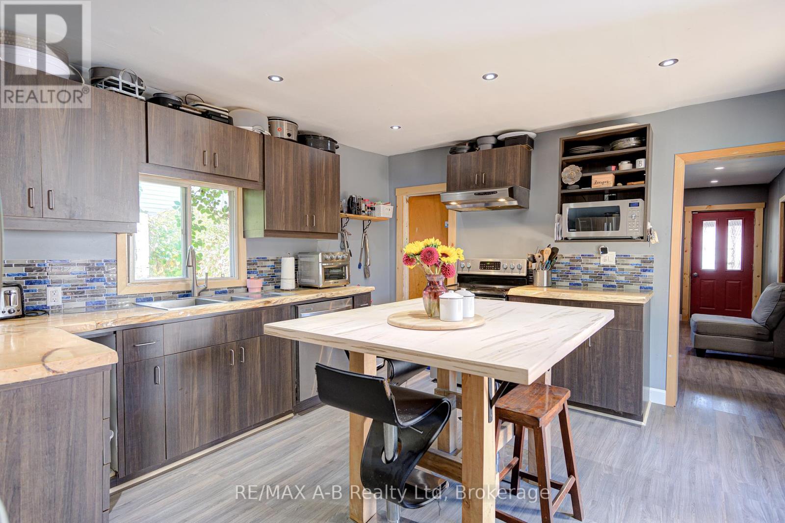 27 Brant Street, Stratford, Ontario  N5A 3X1 - Photo 19 - X12436157