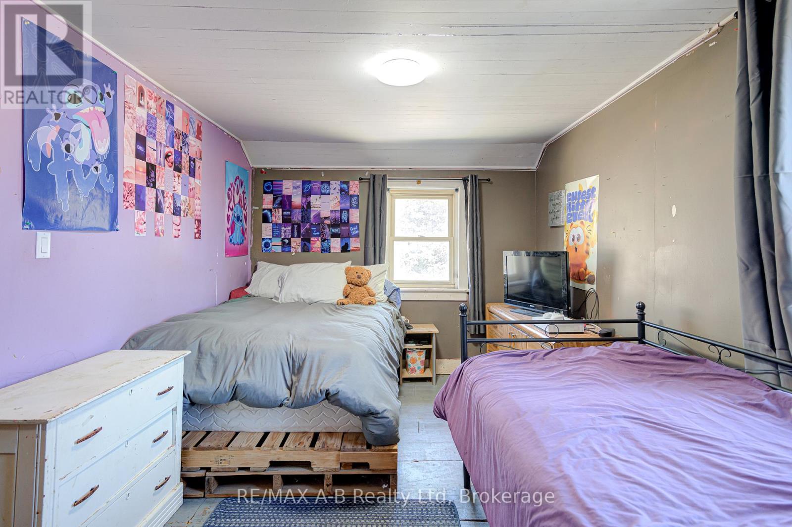 27 Brant Street, Stratford, Ontario  N5A 3X1 - Photo 25 - X12436157