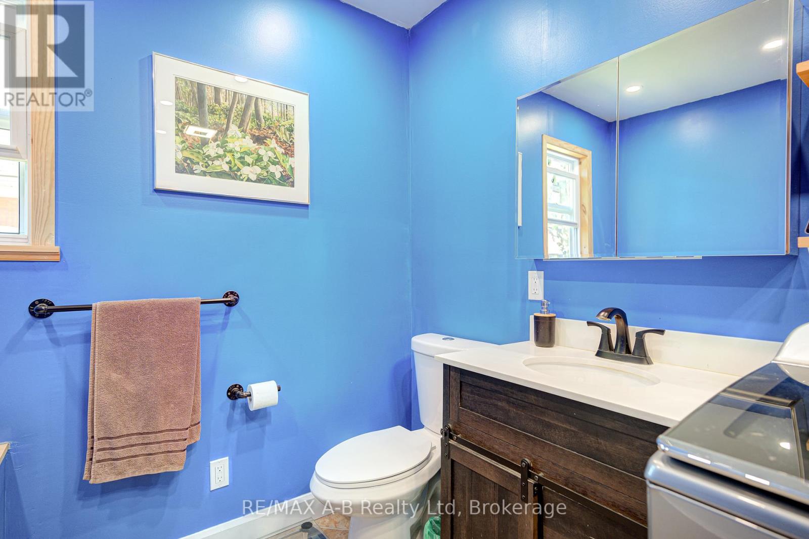 27 Brant Street, Stratford, Ontario  N5A 3X1 - Photo 34 - X12436157