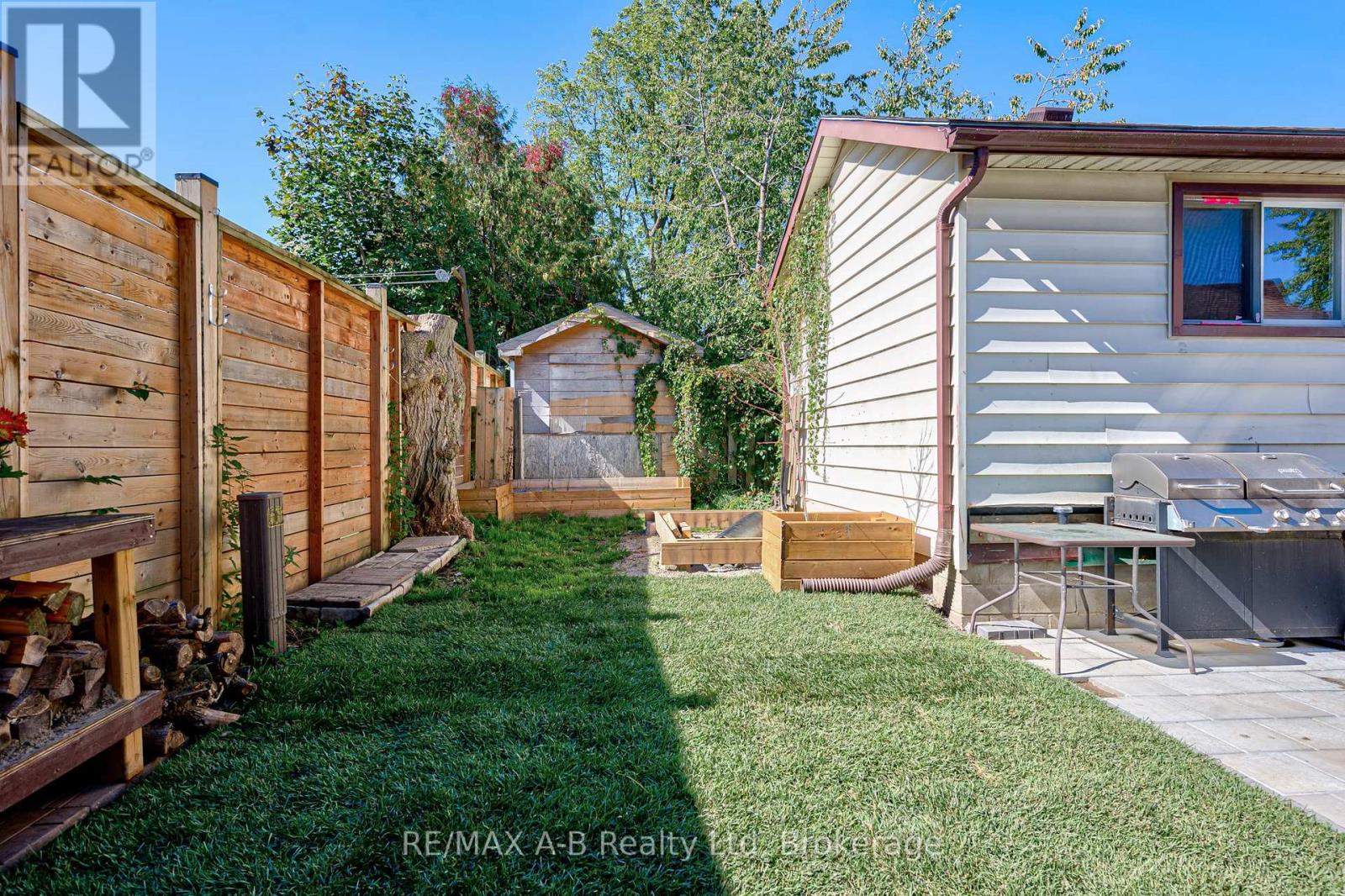 27 Brant Street, Stratford, Ontario  N5A 3X1 - Photo 4 - X12436157
