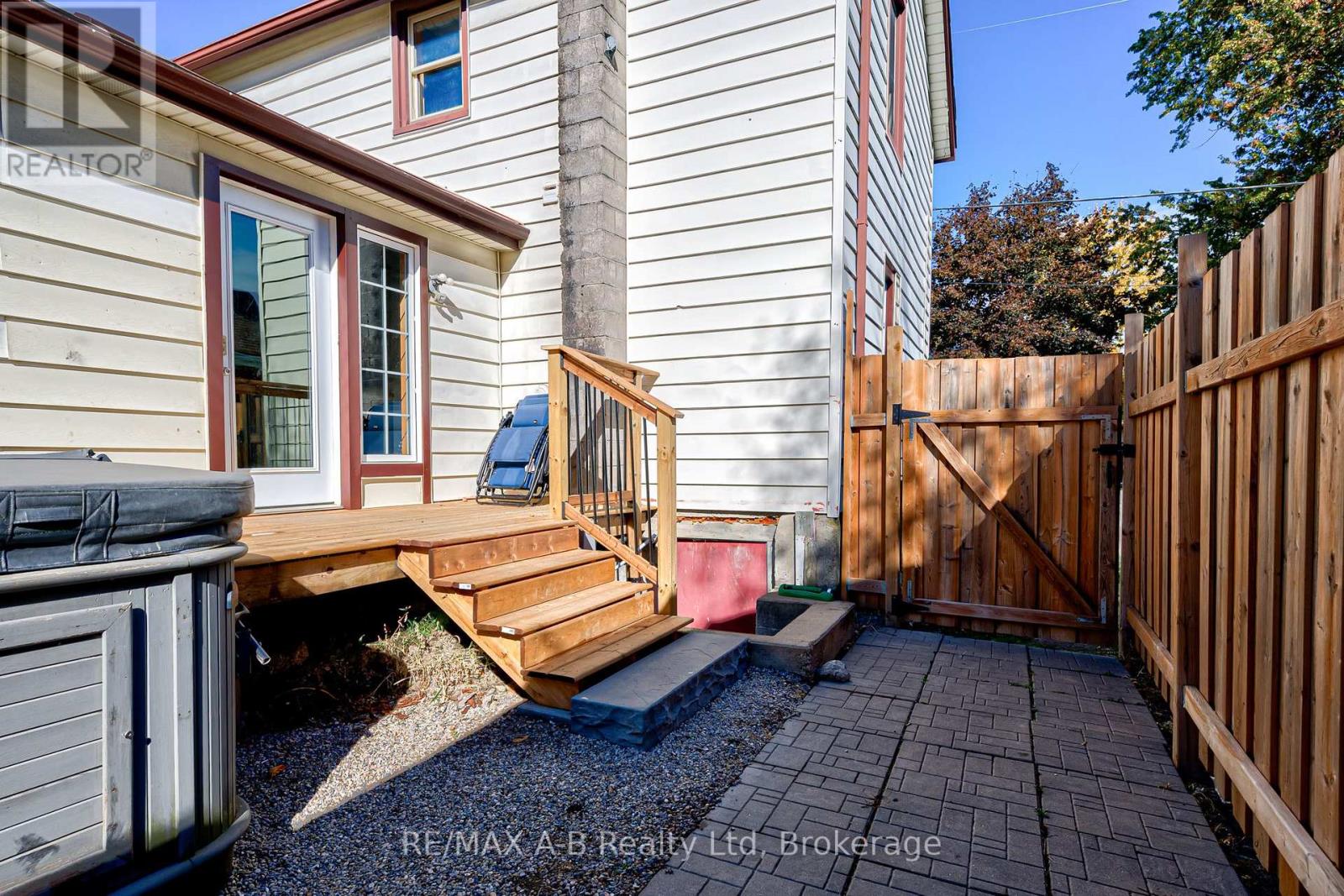27 Brant Street, Stratford, Ontario  N5A 3X1 - Photo 47 - X12436157