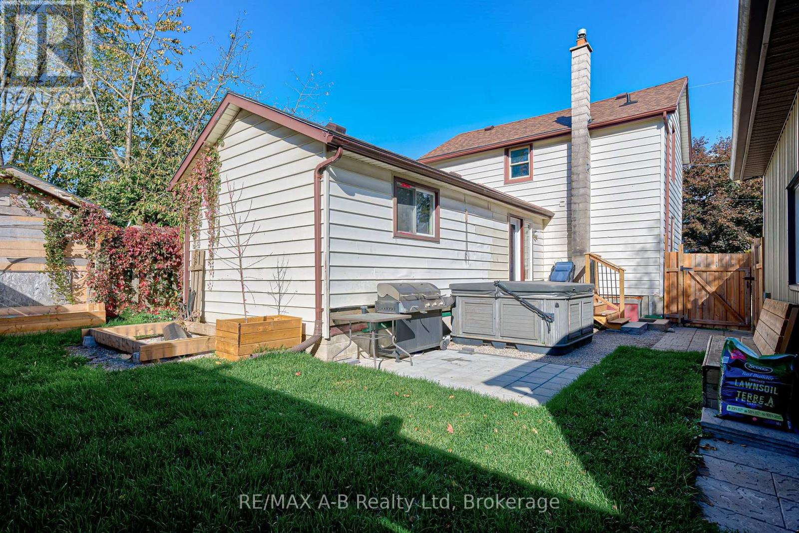 27 Brant Street, Stratford, Ontario  N5A 3X1 - Photo 49 - X12436157