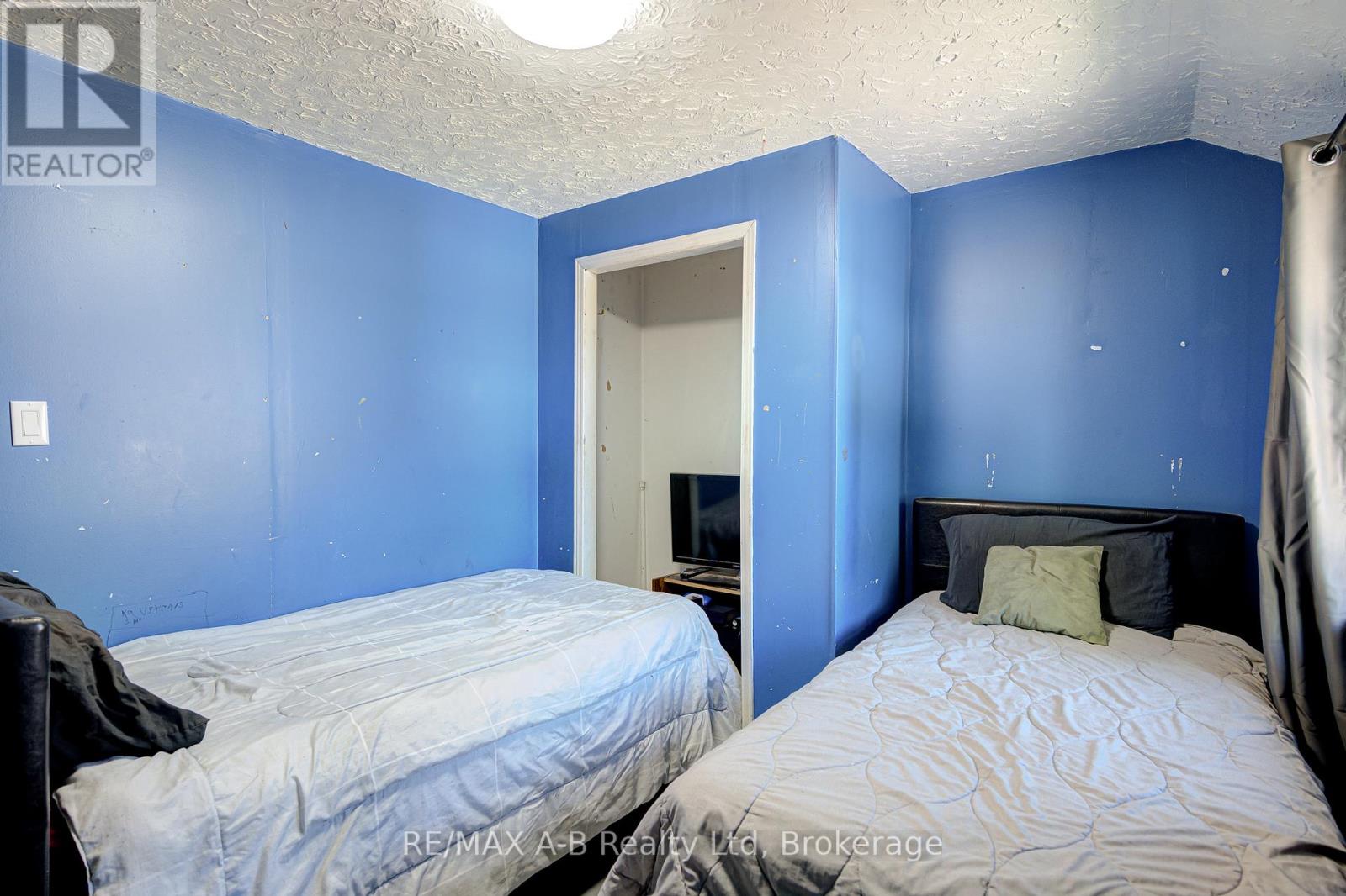 27 Brant Street, Stratford, Ontario  N5A 3X1 - Photo 30 - X12436157