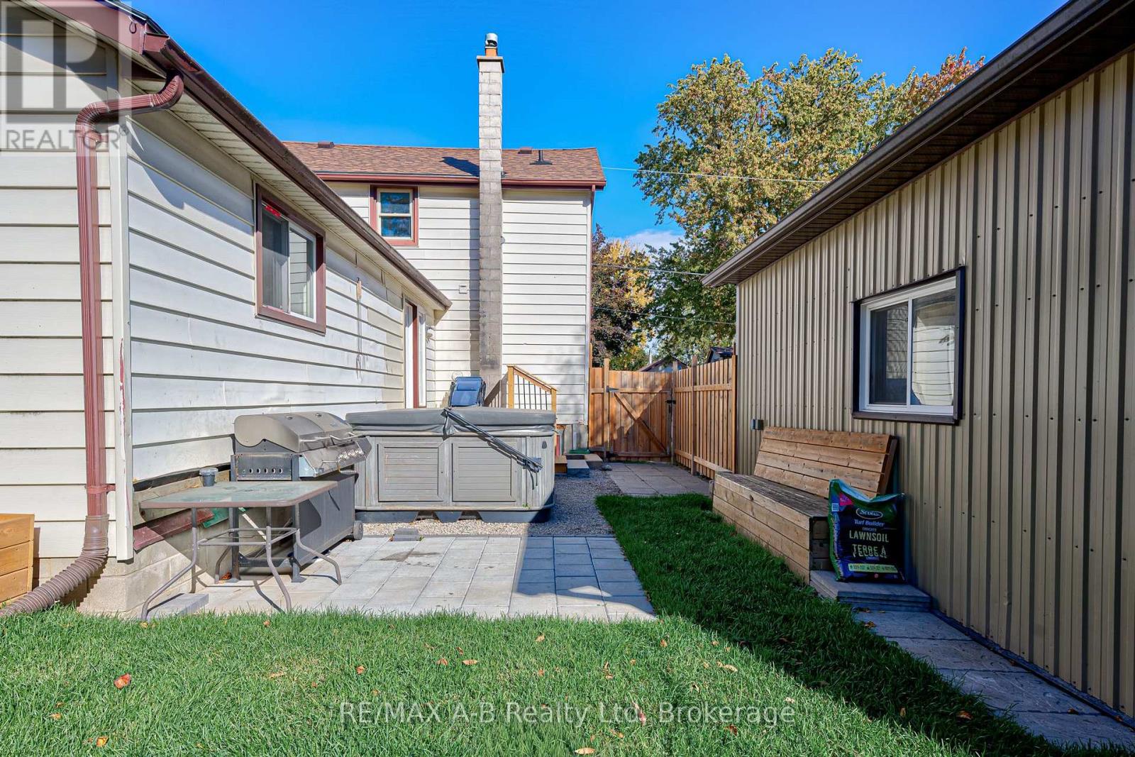 27 Brant Street, Stratford, Ontario  N5A 3X1 - Photo 48 - X12436157