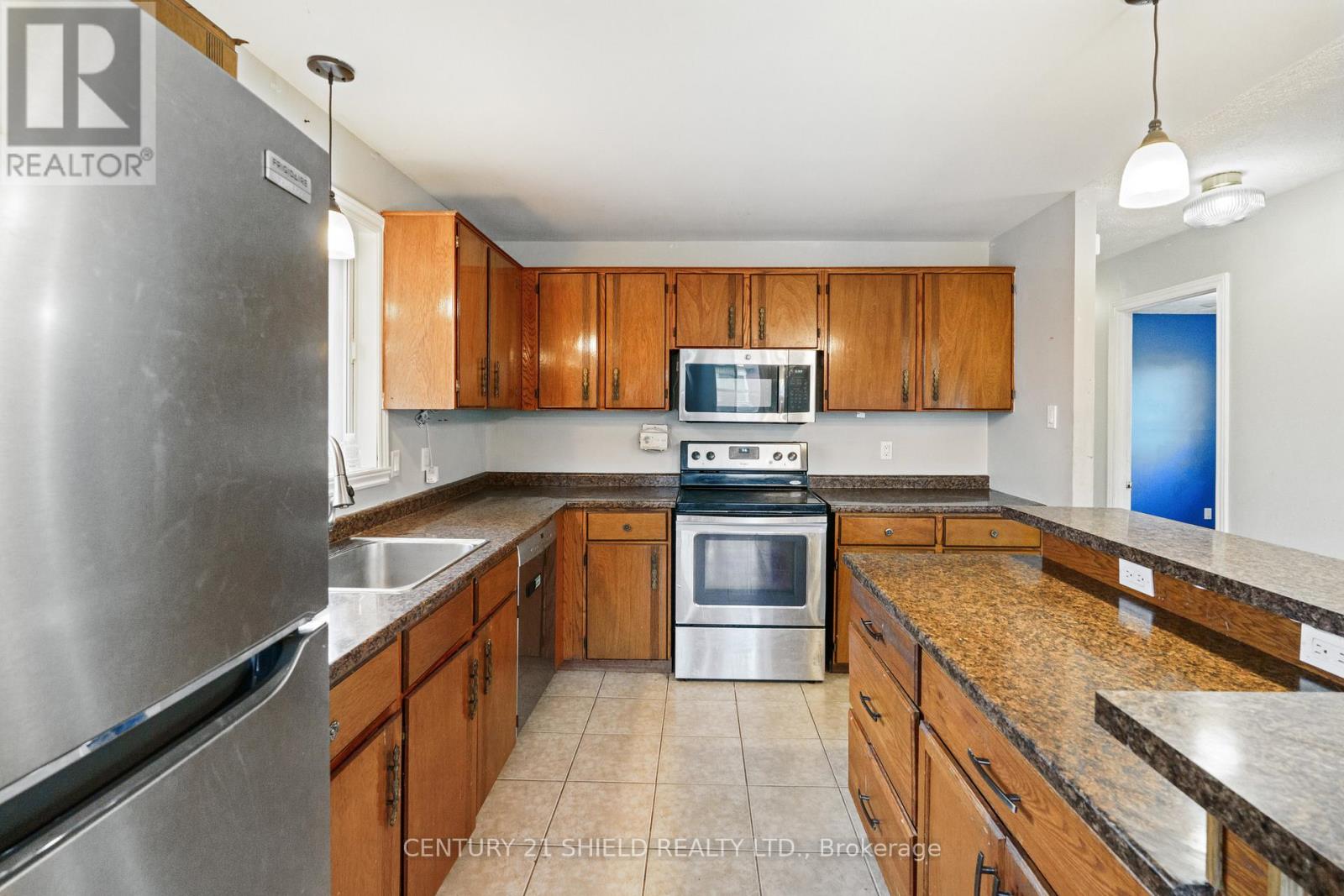 1130 Sydney Street, Cornwall, Ontario  K6H 6A1 - Photo 11 - X12464203