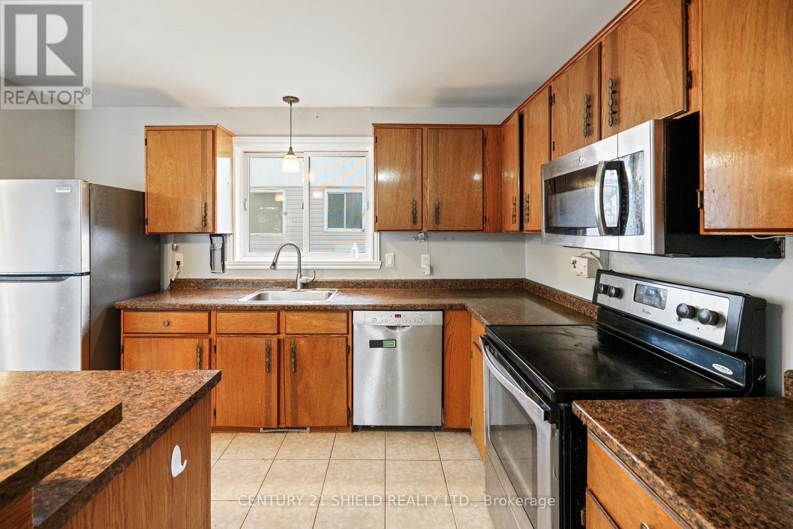 1130 Sydney Street, Cornwall, Ontario  K6H 6A1 - Photo 12 - X12464203