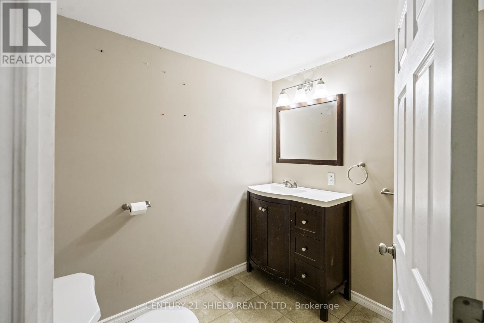 1130 Sydney Street, Cornwall, Ontario  K6H 6A1 - Photo 29 - X12464203