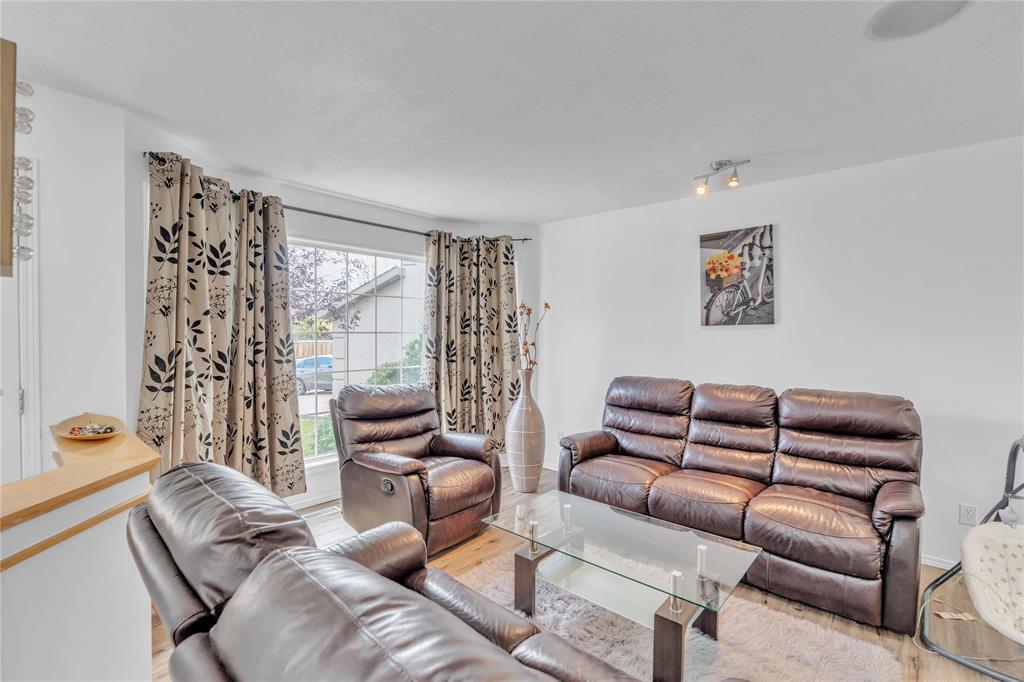 26 Danford Drive, Winnipeg, Manitoba  R2V 4X6 - Photo 4 - 202526586