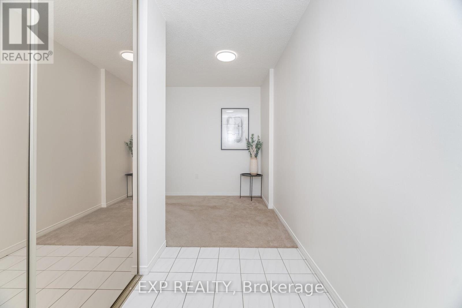806 - 5090 Pinedale Avenue, Burlington, Ontario  L7L 3V8 - Photo 4 - W12464171