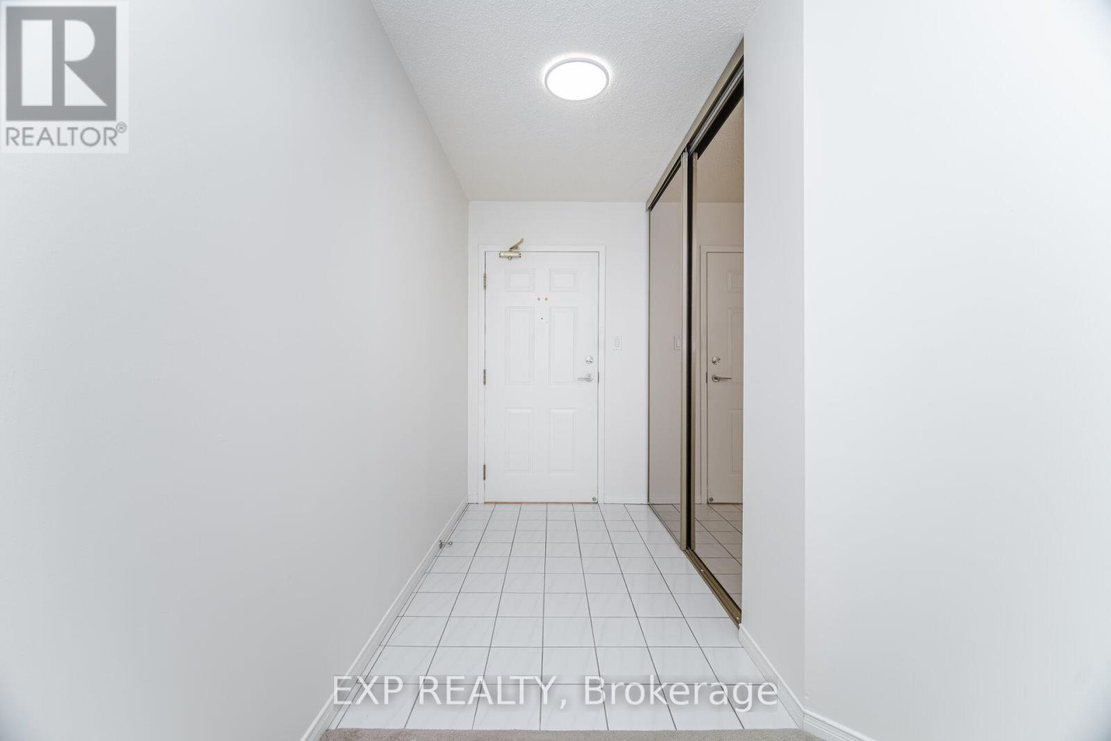 806 - 5090 Pinedale Avenue, Burlington, Ontario  L7L 3V8 - Photo 3 - W12464171