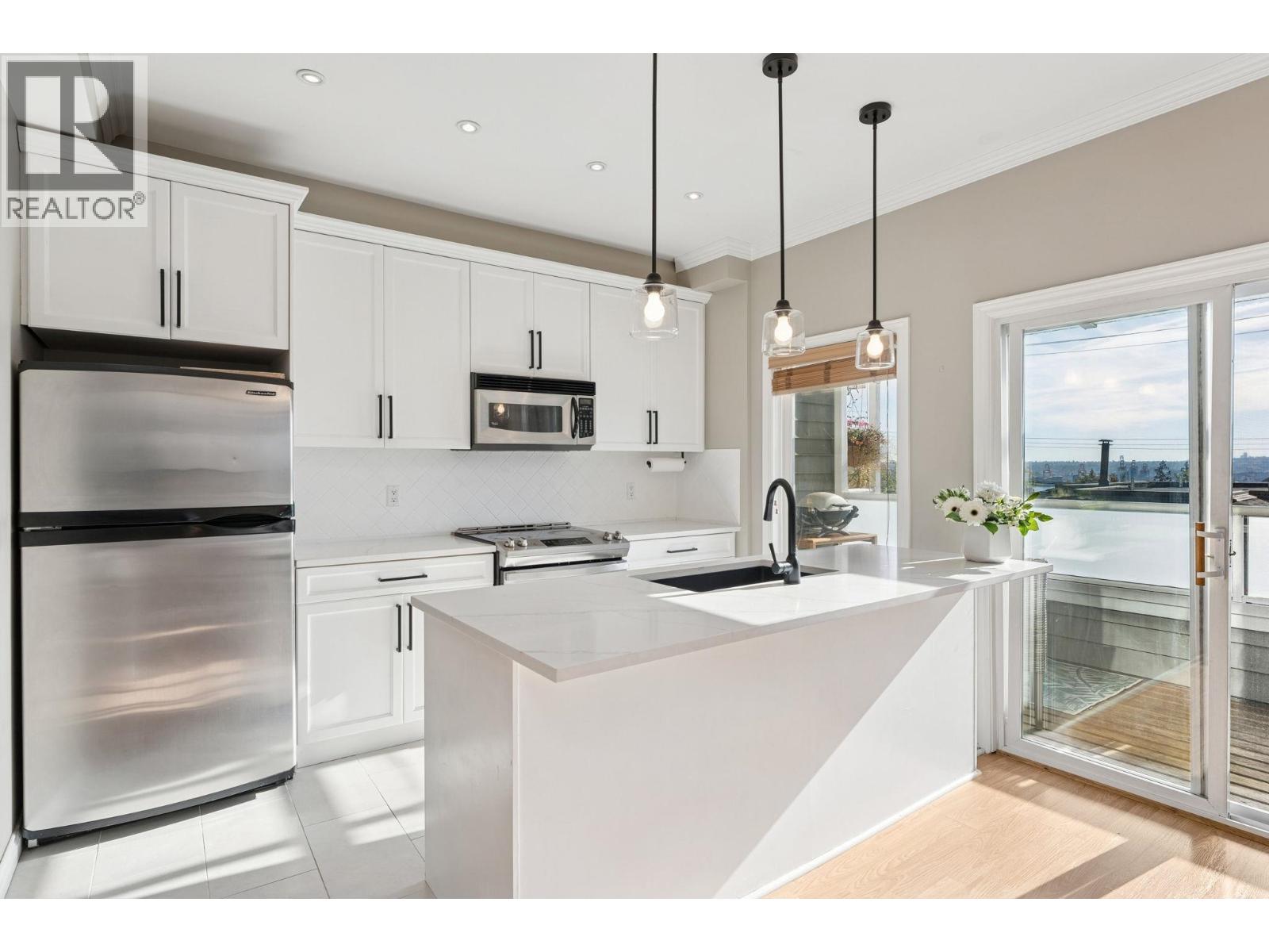 333 E Keith Road, North Vancouver, British Columbia  V7L 1V6 - Photo 7 - R3058381