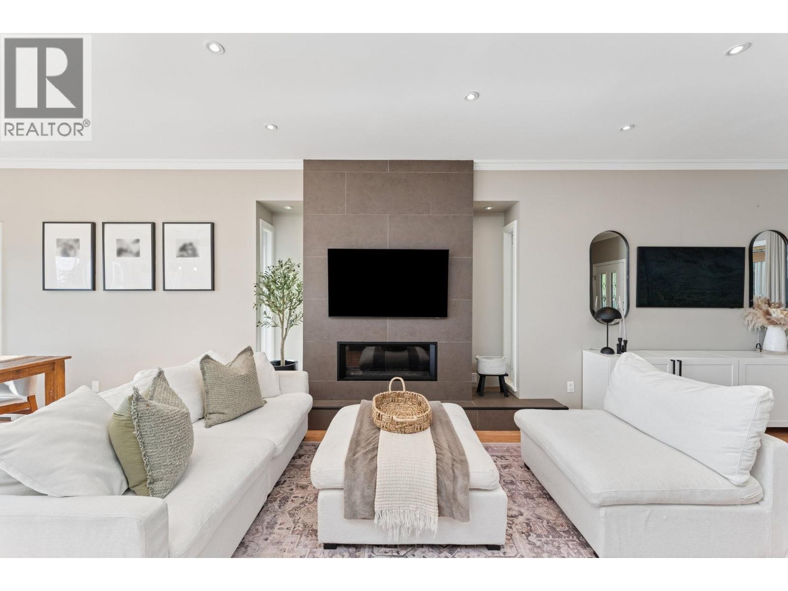 333 E Keith Road, North Vancouver, British Columbia  V7L 1V6 - Photo 6 - R3058381