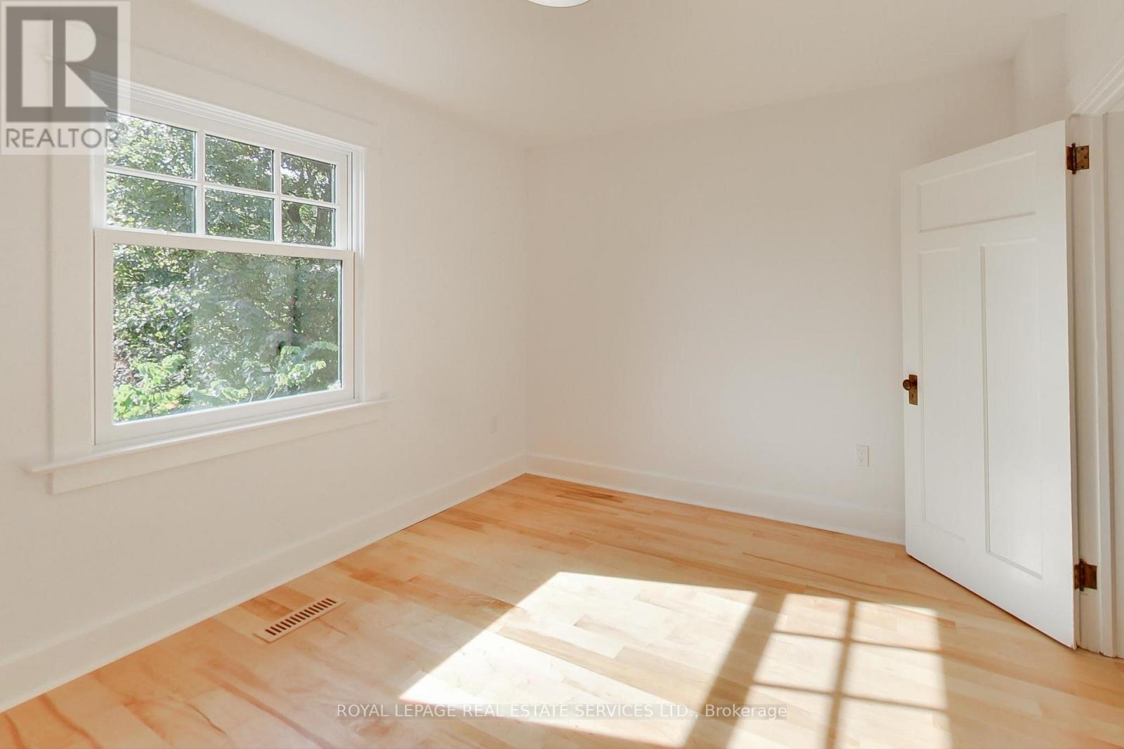29 Hocken Avenue, Toronto, Ontario  M6G 2K1 - Photo 10 - C12464194