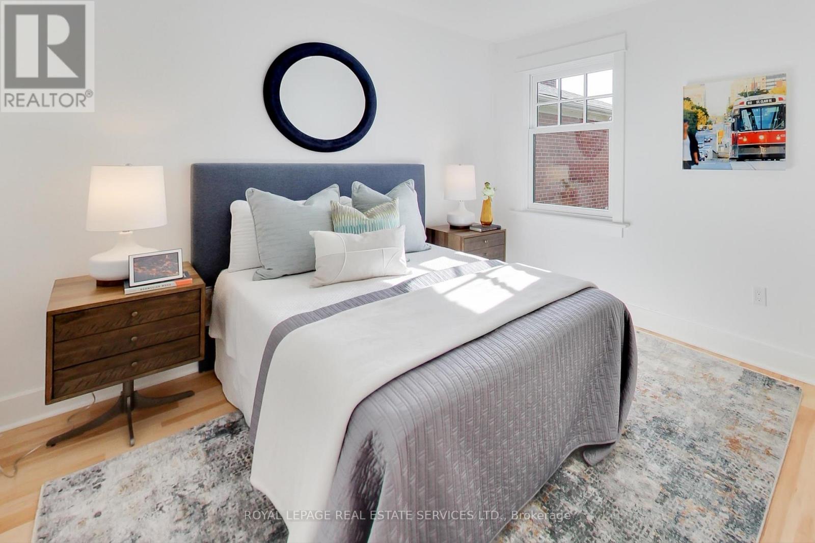 29 Hocken Avenue, Toronto, Ontario  M6G 2K1 - Photo 11 - C12464194