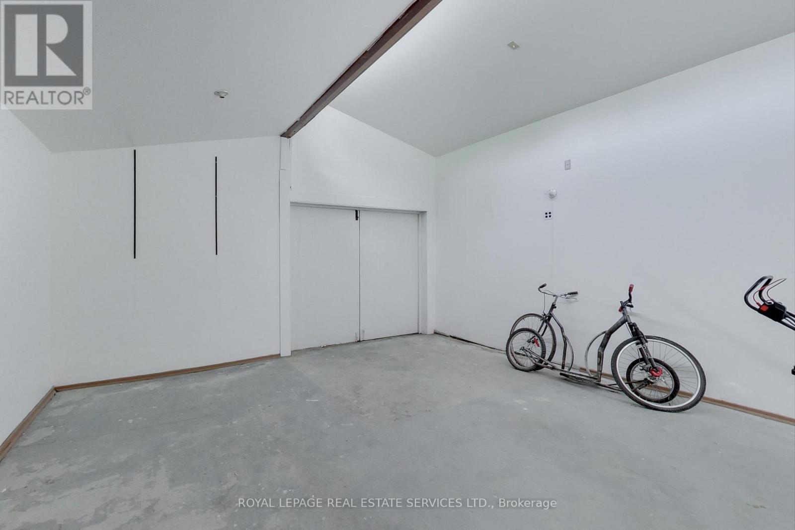 29 Hocken Avenue, Toronto, Ontario  M6G 2K1 - Photo 29 - C12464194