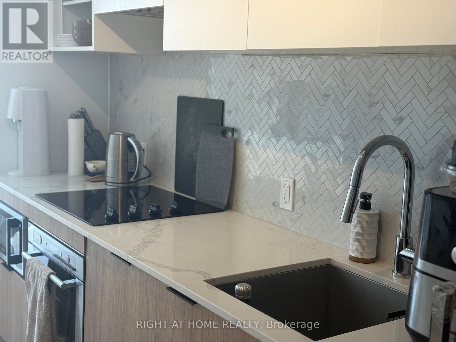 4011 - 82 Dalhousie Street, Toronto, Ontario  M5B 0C5 - Photo 19 - C12464213