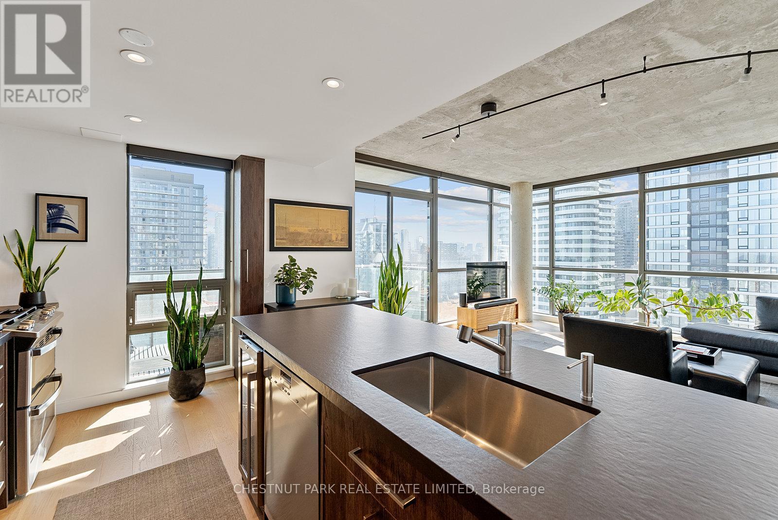 2502 - 281 Mutual Street, Toronto, Ontario  M4Y 3C4 - Photo 15 - C12464227