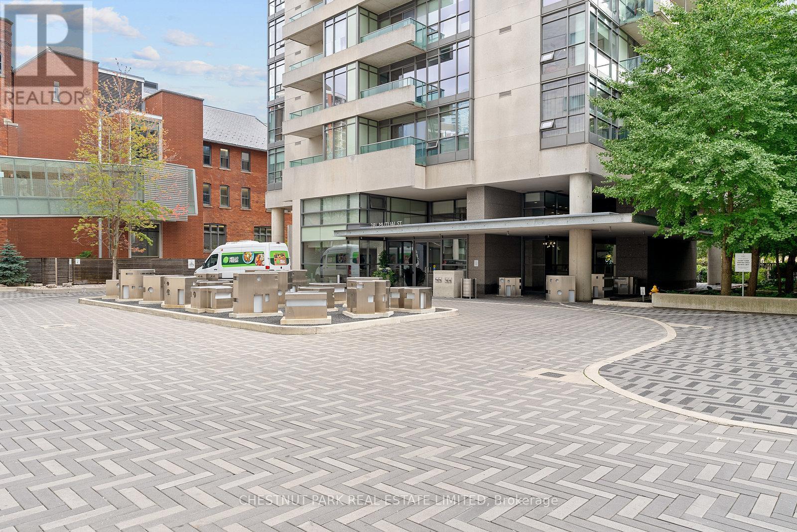 2502 - 281 Mutual Street, Toronto, Ontario  M4Y 3C4 - Photo 48 - C12464227
