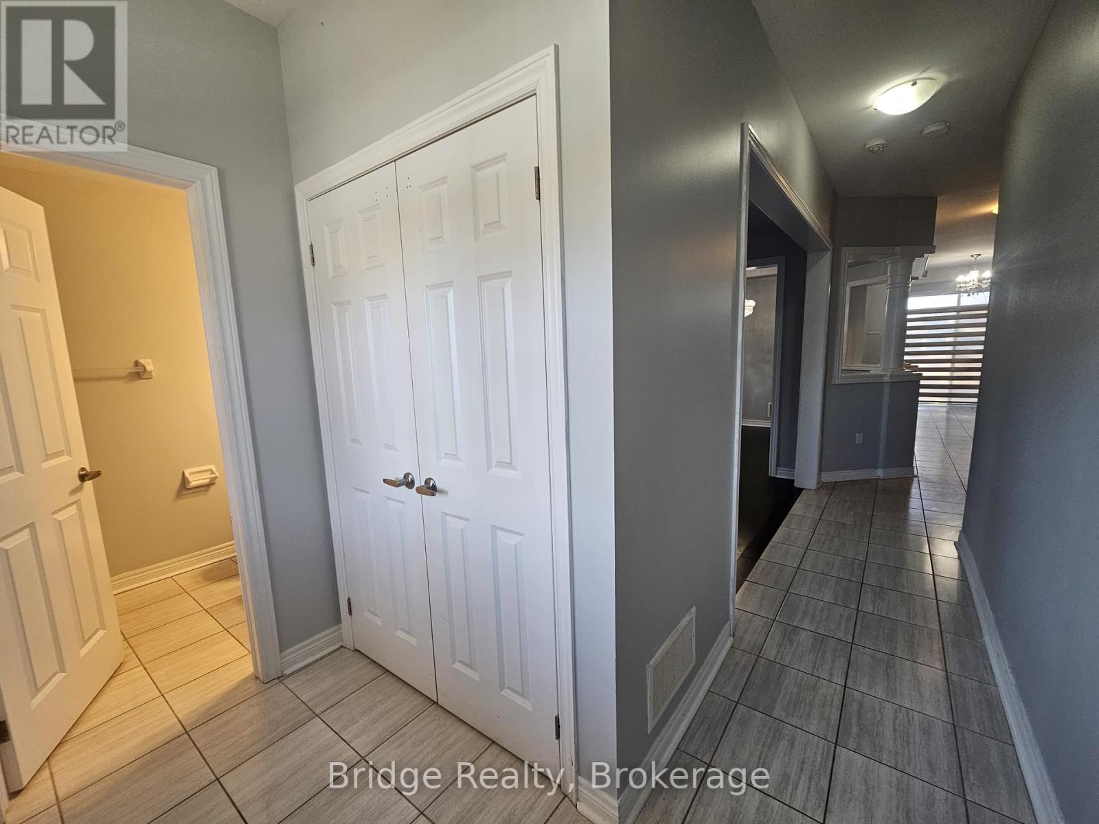459 Thompson Street, Woodstock, Ontario  N4S 7W2 - Photo 4 - X12464246