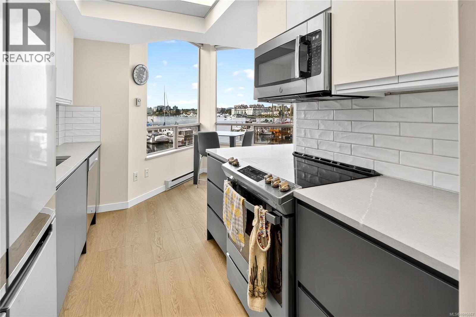 203 636 Montreal St, Victoria, British Columbia  V8V 4Y1 - Photo 20 - 1015867