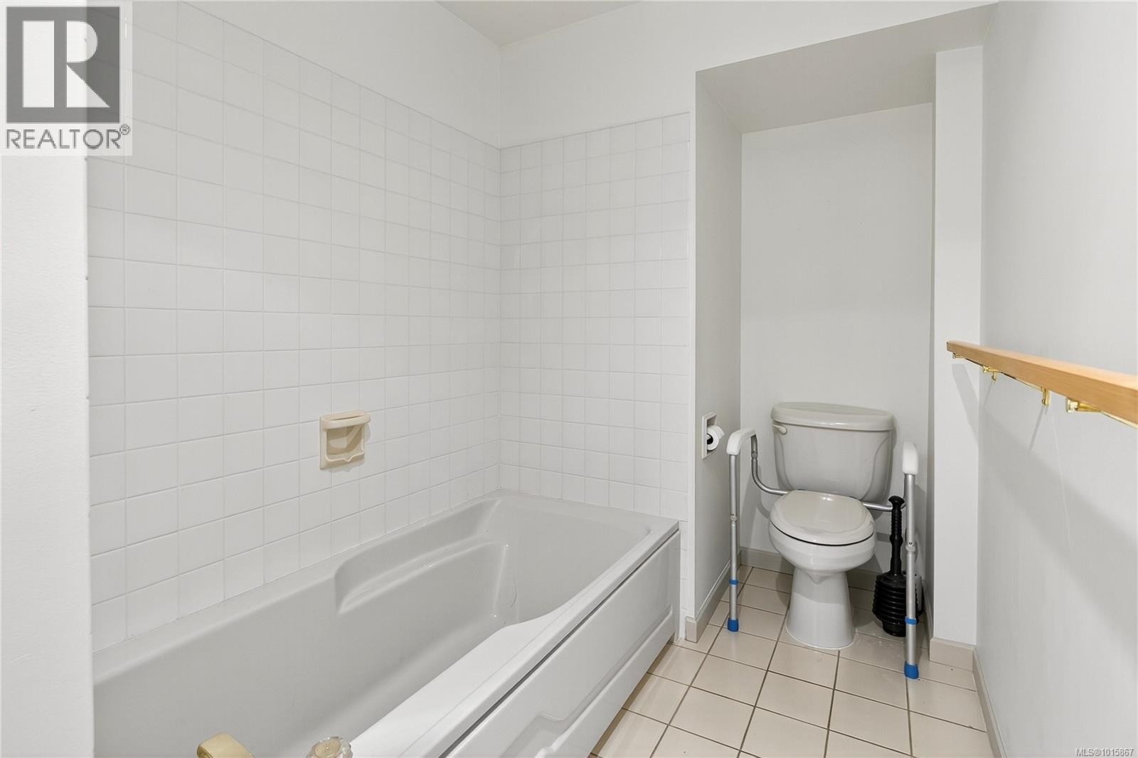 203 636 Montreal St, Victoria, British Columbia  V8V 4Y1 - Photo 29 - 1015867