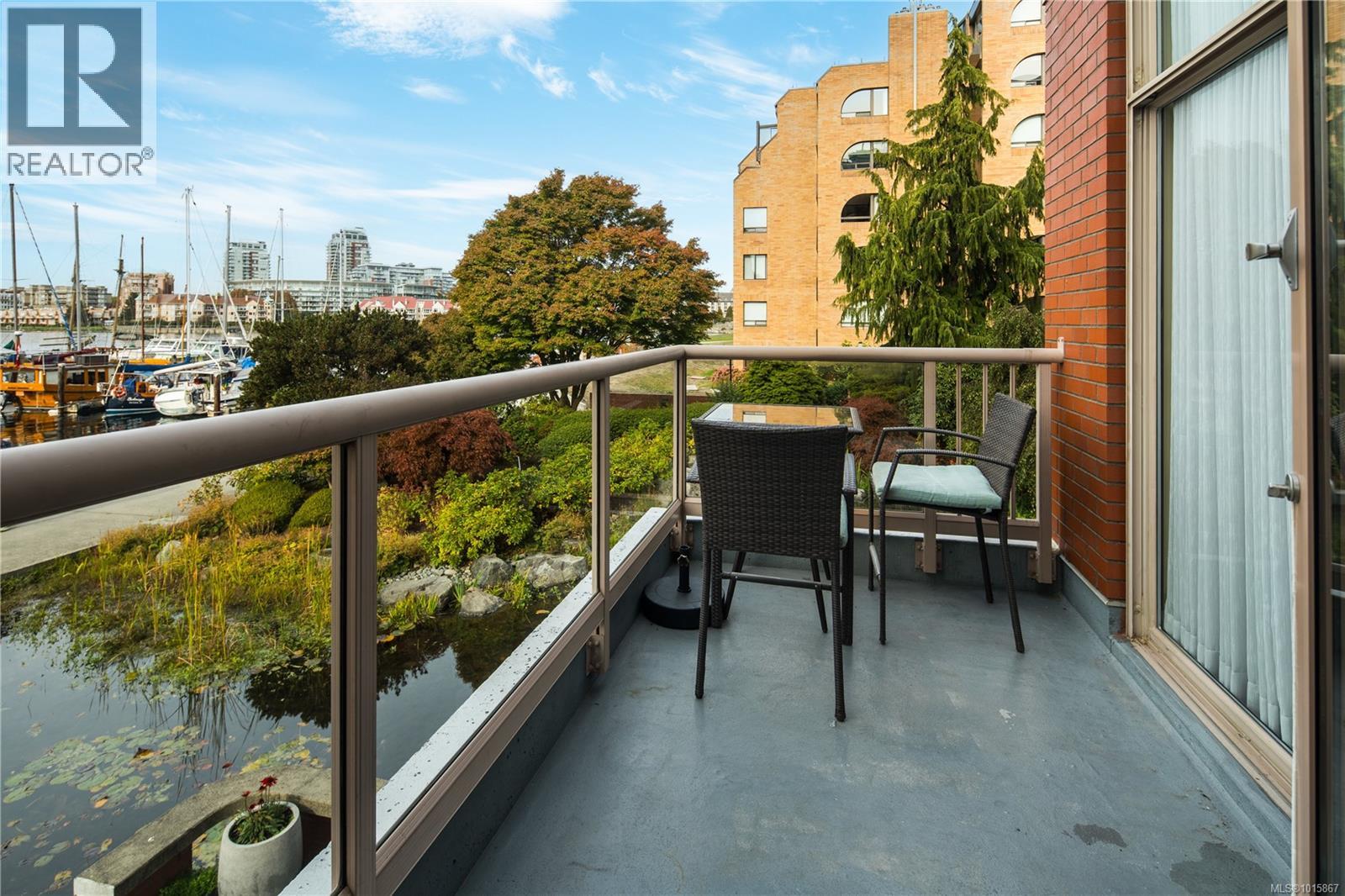 203 636 Montreal St, Victoria, British Columbia  V8V 4Y1 - Photo 6 - 1015867