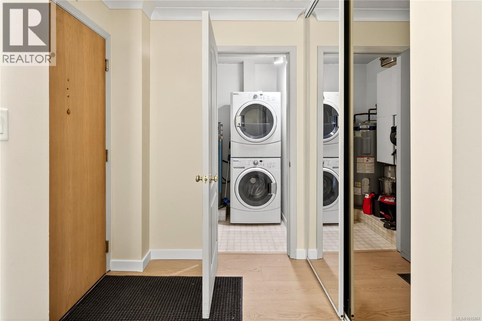 203 636 Montreal St, Victoria, British Columbia  V8V 4Y1 - Photo 8 - 1015867