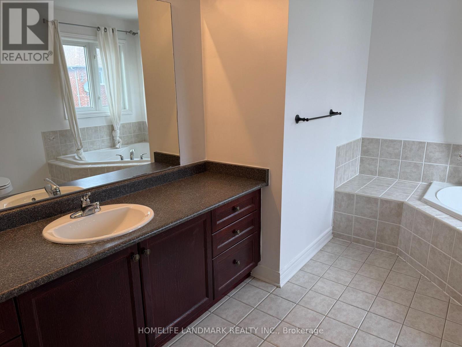 37 Osmond Appleton Road, Markham, Ontario  L6E 1W3 - Photo 11 - N12464189