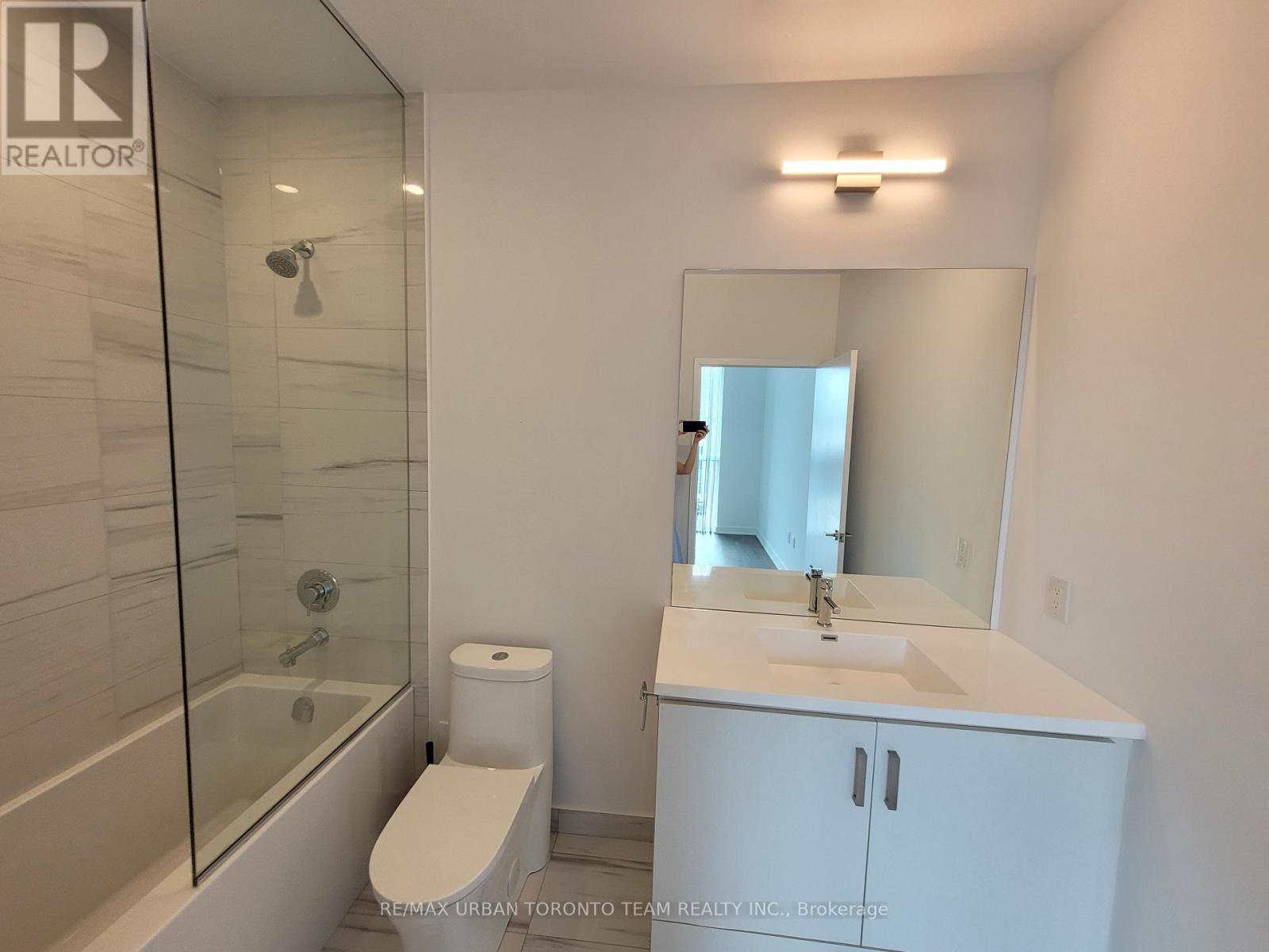 316 - 38 Honeycrisp Crescent, Vaughan, Ontario  L4K 0M7 - Photo 10 - N12464221