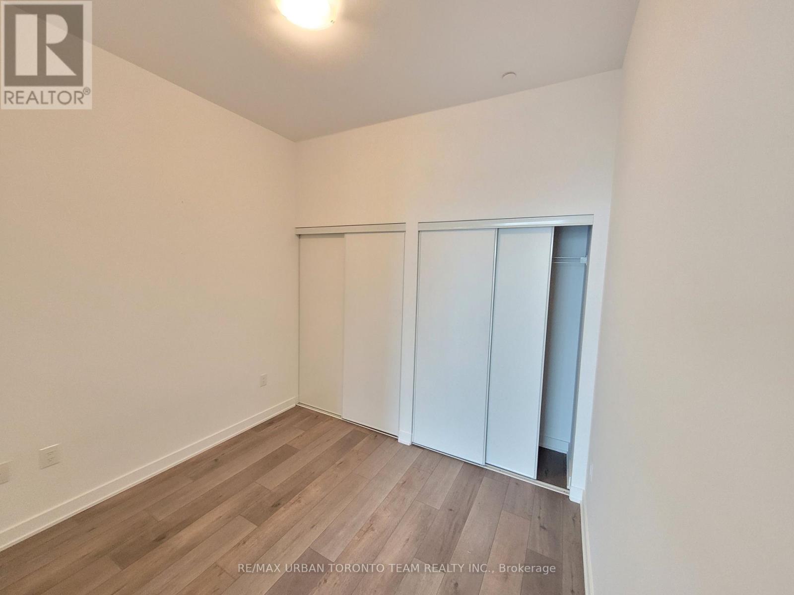 316 - 38 Honeycrisp Crescent, Vaughan, Ontario  L4K 0M7 - Photo 5 - N12464221