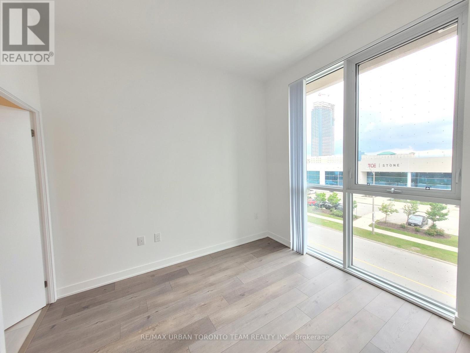 316 - 38 Honeycrisp Crescent, Vaughan, Ontario  L4K 0M7 - Photo 8 - N12464221