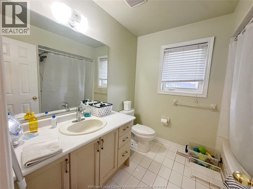 940 Greenpark, Windsor, Ontario  N8P 1J3 - Photo 11 - 25026237