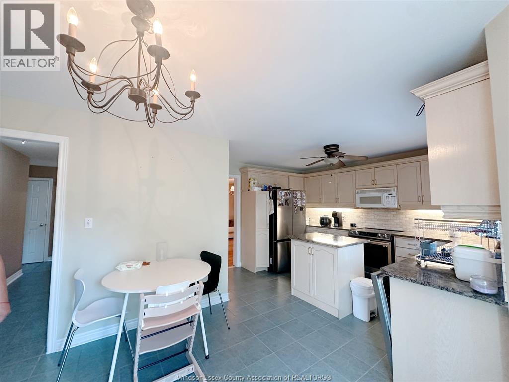 940 Greenpark, Windsor, Ontario  N8P 1J3 - Photo 5 - 25026237