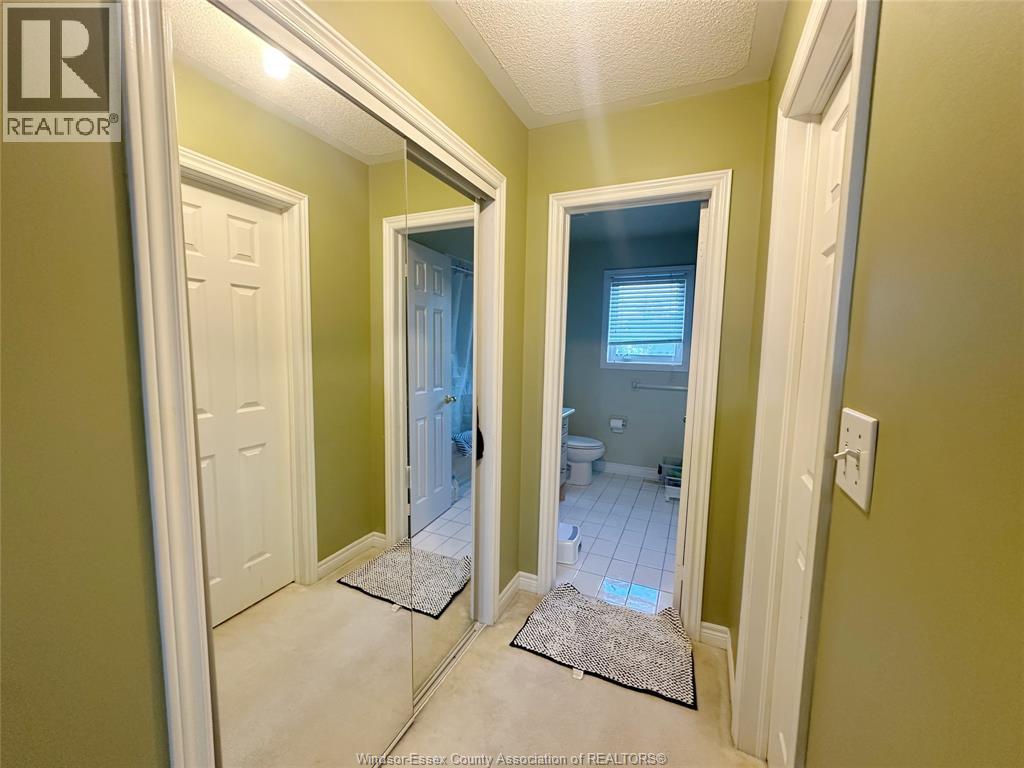 940 Greenpark, Windsor, Ontario  N8P 1J3 - Photo 9 - 25026237