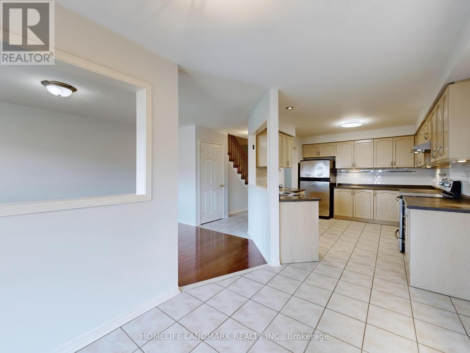 60 Cariglia Trail, Markham, Ontario  L3R 4W8 - Photo 10 - N12424669