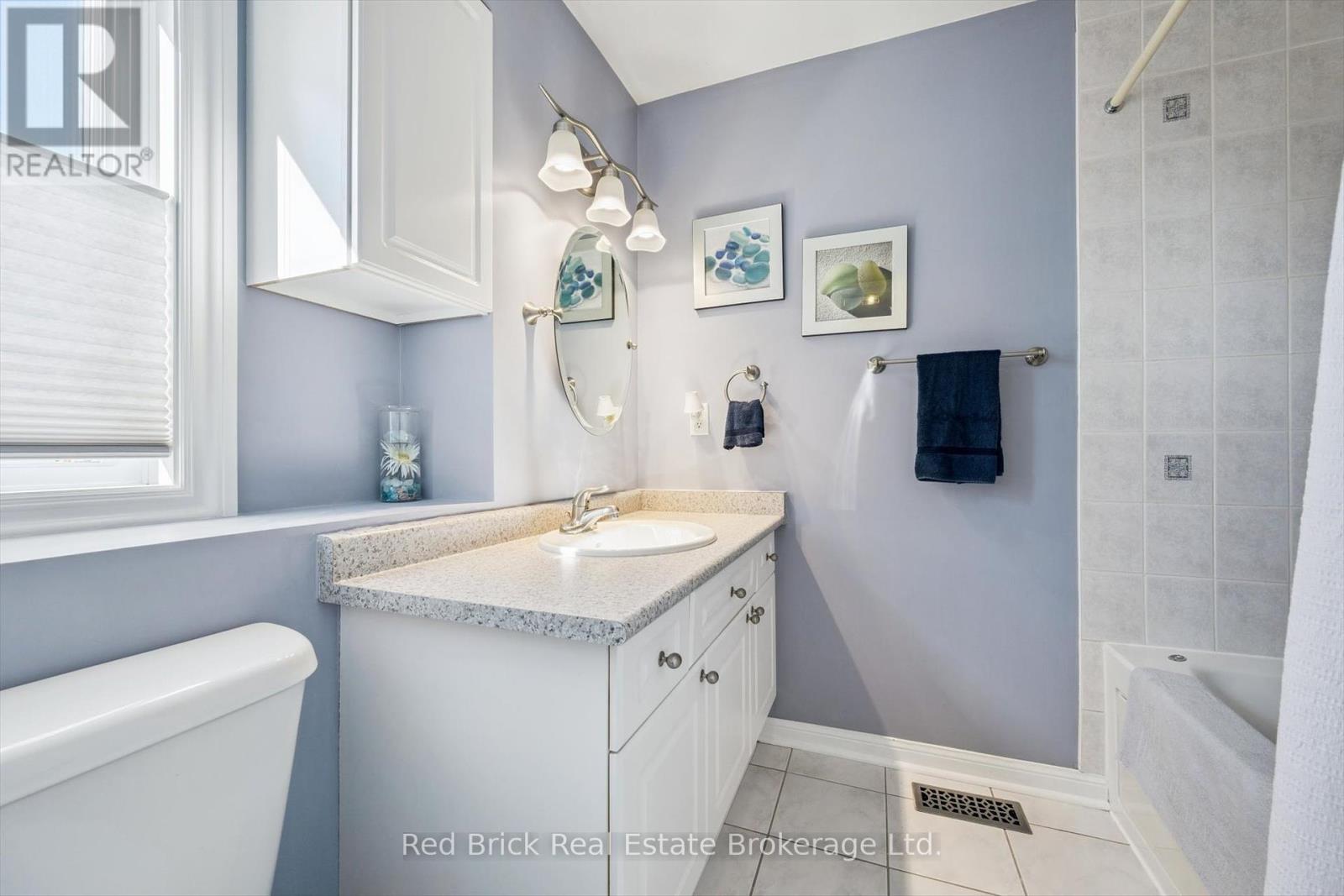 7241 Torrisdale Lane, Mississauga (Meadowvale Village), Ontario  L5N 7Y7 - Photo 18 - W12464244