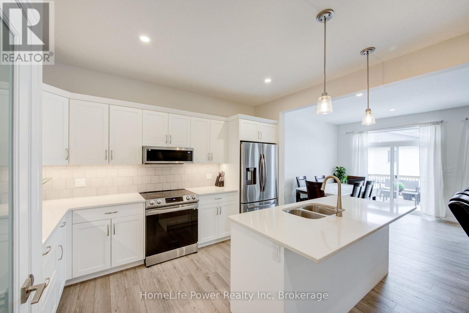 4 Braun Avenue, Tillsonburg, Ontario  N4G 0K5 - Photo 11 - X12464284