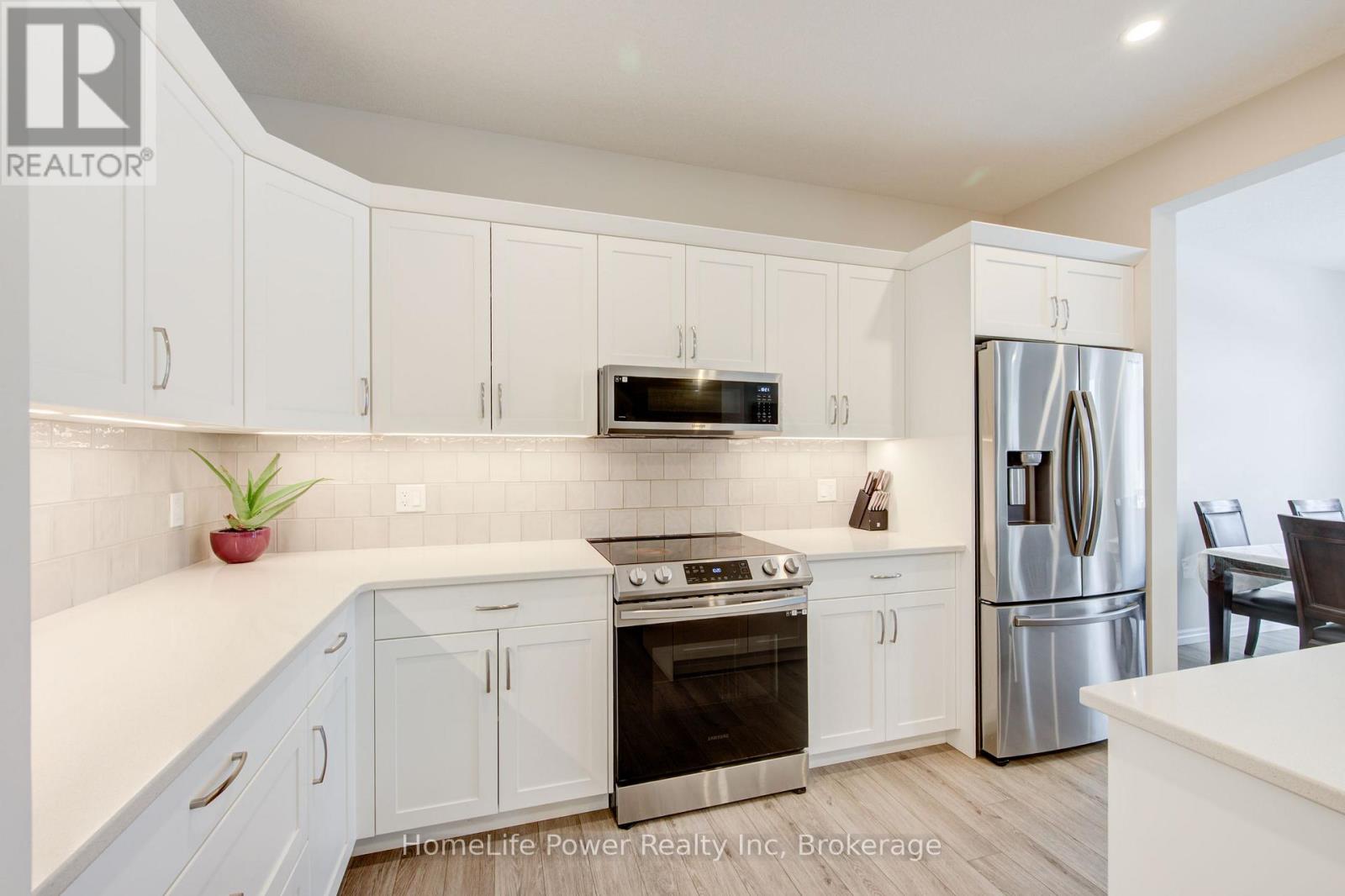 4 Braun Avenue, Tillsonburg, Ontario  N4G 0K5 - Photo 12 - X12464284