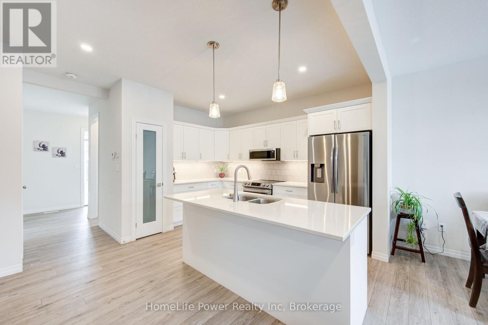 4 Braun Avenue, Tillsonburg, Ontario  N4G 0K5 - Photo 15 - X12464284