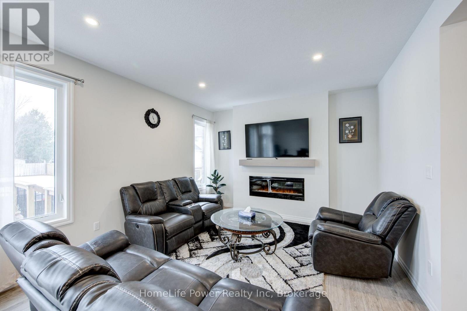 4 Braun Avenue, Tillsonburg, Ontario  N4G 0K5 - Photo 18 - X12464284