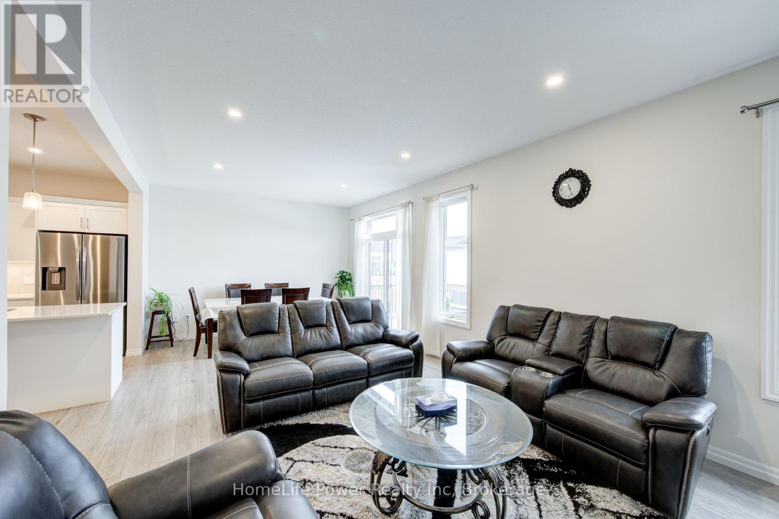 4 Braun Avenue, Tillsonburg, Ontario  N4G 0K5 - Photo 20 - X12464284