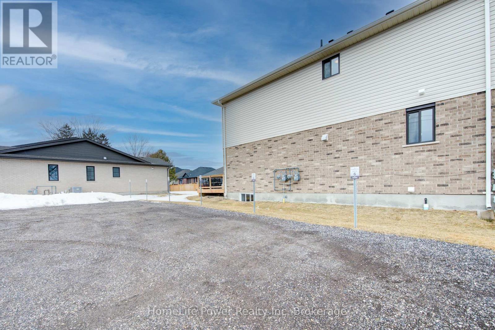 4 Braun Avenue, Tillsonburg, Ontario  N4G 0K5 - Photo 49 - X12464284