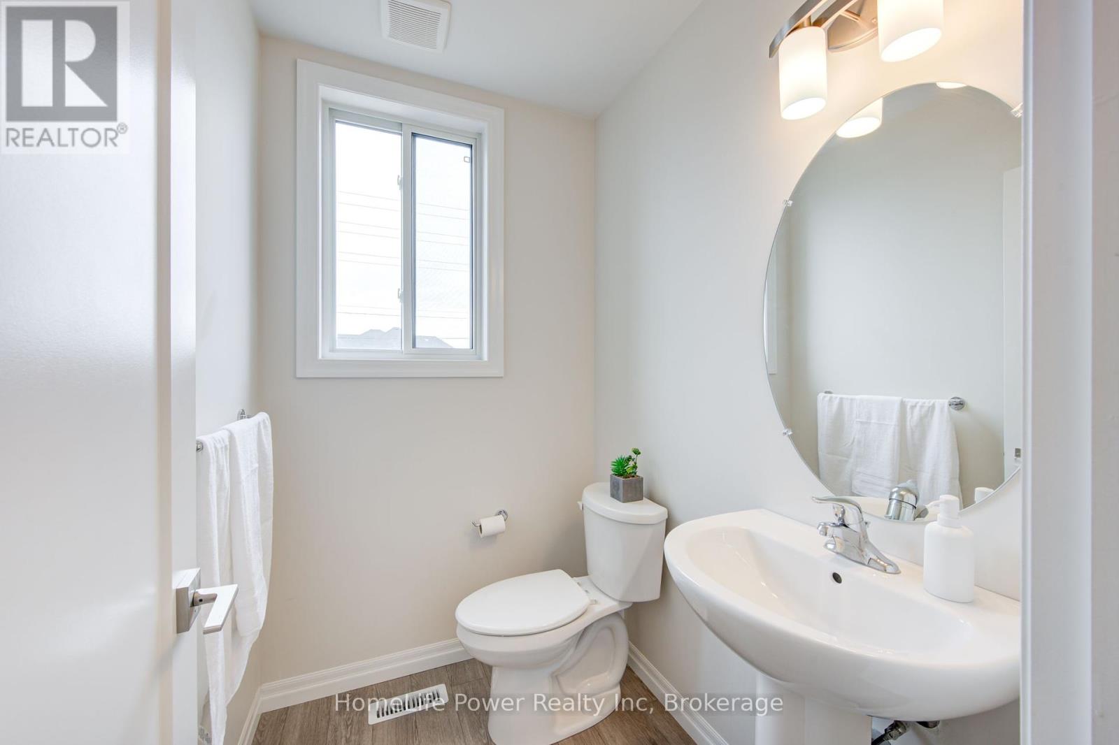 4 Braun Avenue, Tillsonburg, Ontario  N4G 0K5 - Photo 8 - X12464284